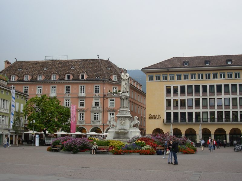n_66 Bozen Walterplatz.jpg